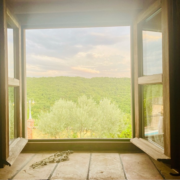 Meet your Posher, Anna - Picture 1 of 1